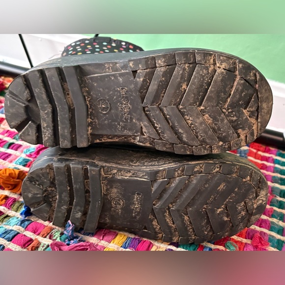 Big Kids Black Polka Dot Snow/Rain Boots size 4 - Picture 7 of 9